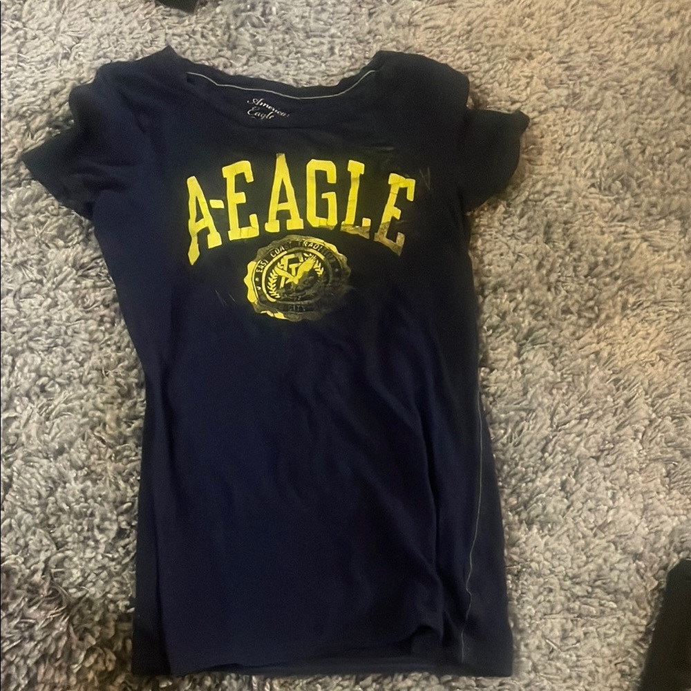 3/$15 American Eagle Outfitters Blue and Yellow Short Sleeve Tee woman’s medium